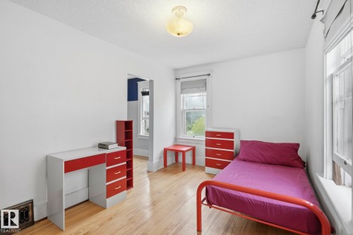 11254 95A Street, Edmonton, AB 