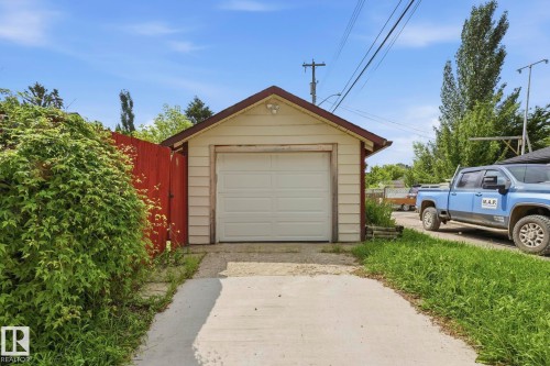 11254 95A Street, Edmonton, AB 