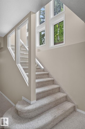 2 Keating Point(E), St. Albert, AB 