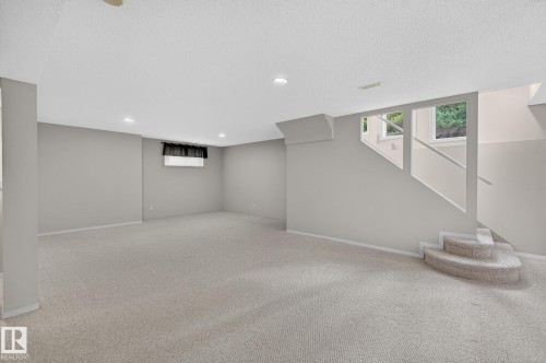 2 Keating Point(E), St. Albert, AB 