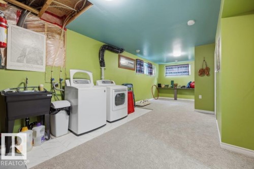9530 122 Avenue Nw, Edmonton, AB - Indoor Photo Showing Laundry Room
