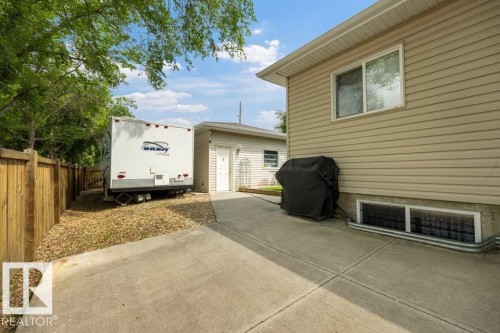 9530 122 Avenue Nw, Edmonton, AB - Outdoor With Exterior