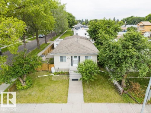 9530 122 Avenue Nw, Edmonton, AB - Outdoor