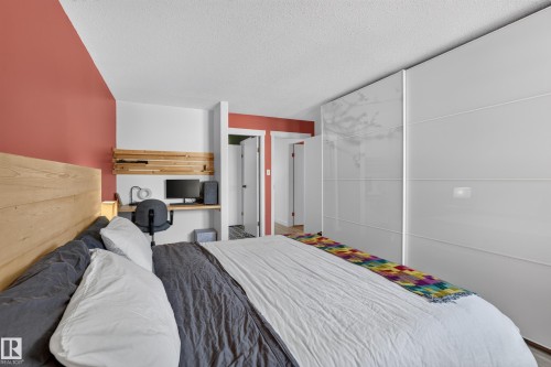 6712 36A Avenue, Edmonton, AB 