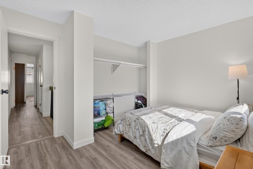 6712 36A Avenue, Edmonton, AB 