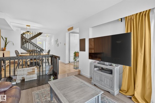 6712 36A Avenue, Edmonton, AB 