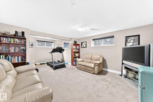 1212 Westerra Crescent, Stony Plain, AB - Indoor Photo Showing Other Room