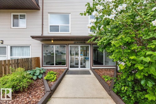 106 237 WOODVALE Road W  Edmonton, AB T6L 1G7