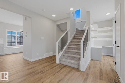 30 Chartres Close, St. Albert, AB - Indoor Photo Showing Other Room