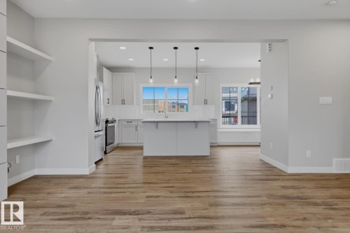 30 Chartres Close, St. Albert, AB - Indoor Photo Showing Kitchen