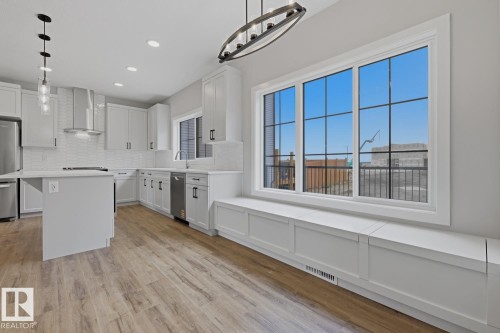 30 Chartres Close, St. Albert, AB - Indoor Photo Showing Kitchen With Upgraded Kitchen