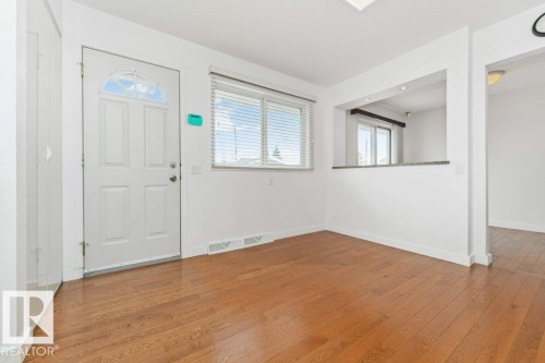 9416 68A Street, Edmonton, AB 