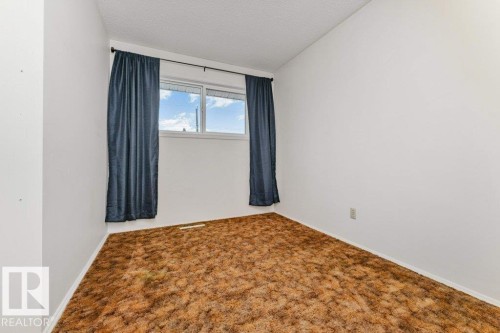 9416 68A Street, Edmonton, AB 
