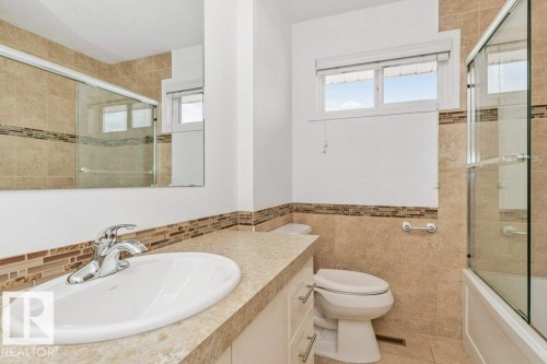 9416 68A Street, Edmonton, AB 