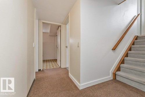 9416 68A Street, Edmonton, AB 
