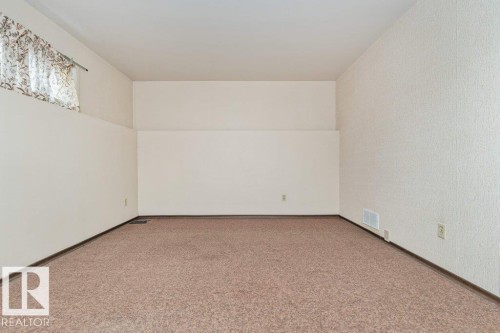 9416 68A Street, Edmonton, AB 