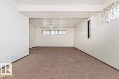 9416 68A Street, Edmonton, AB 