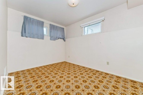 9416 68A Street, Edmonton, AB 