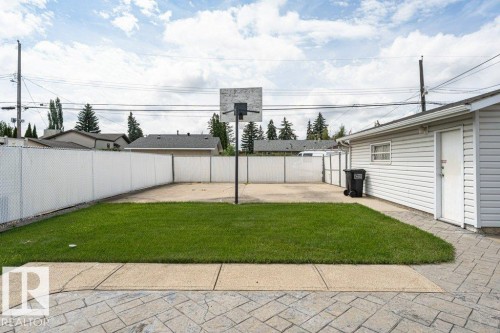 9416 68A Street, Edmonton, AB 