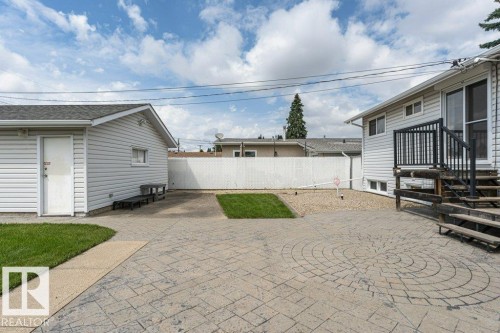 9416 68A Street, Edmonton, AB 