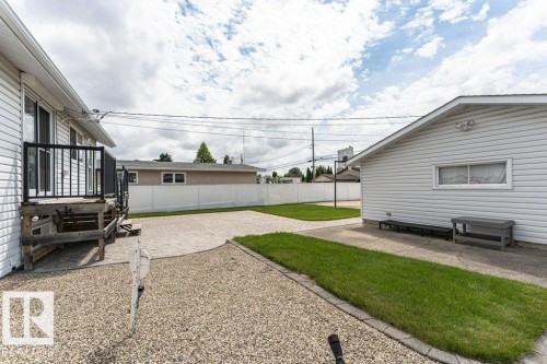 9416 68A Street, Edmonton, AB 