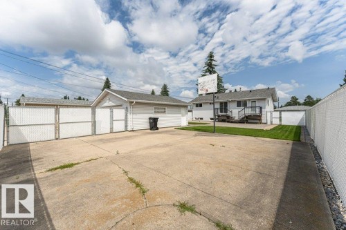 9416 68A Street, Edmonton, AB 