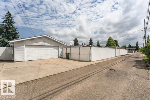 9416 68A Street, Edmonton, AB 