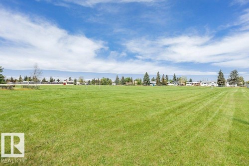 9416 68A Street, Edmonton, AB 