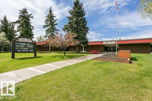 9416 68A Street, Edmonton, AB 