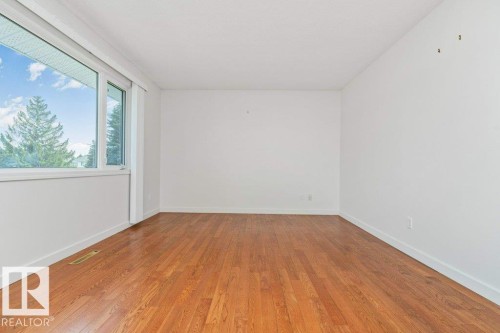 9416 68A Street, Edmonton, AB 