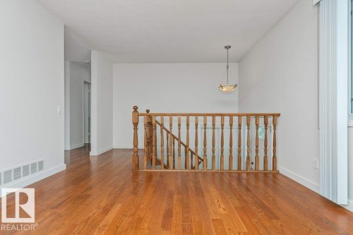 9416 68A Street, Edmonton, AB 