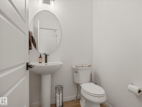 3648 6 Street Nw, Edmonton, AB - Indoor Photo Showing Bathroom