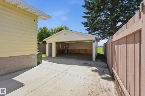 3413 135 Avenue Nw, Edmonton, AB 