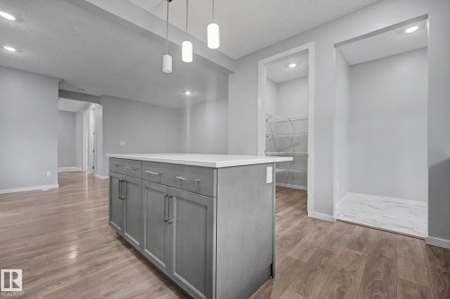 1825 25A Street, Edmonton, AB 