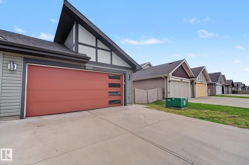 1825 25A Street, Edmonton, AB 