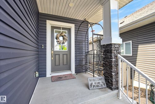 1817 Tanager Close, Edmonton, AB - Outdoor