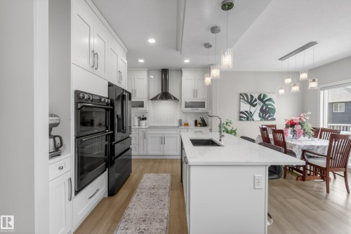 1817 Tanager Close, Edmonton, AB - Indoor Photo Showing Kitchen With Upgraded Kitchen