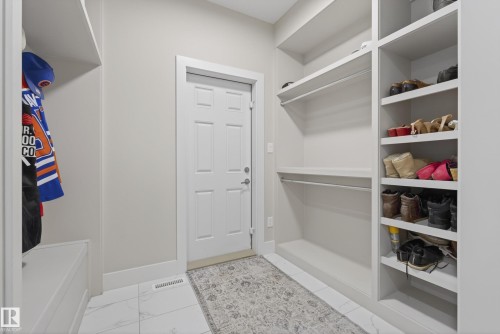 1817 Tanager Close, Edmonton, AB - Indoor With Storage