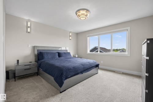 1817 Tanager Close, Edmonton, AB - Indoor Photo Showing Bedroom