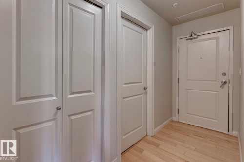 906 9819 104 Street, Edmonton, AB 