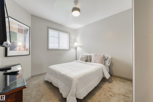 16 Ashton Gate, Spruce Grove, AB - Indoor Photo Showing Bedroom