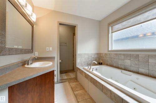 16 Ashton Gate, Spruce Grove, AB - Indoor Photo Showing Bathroom