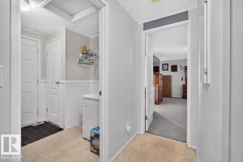 1073 Aspen Drive East, Leduc, AB - Indoor Photo Showing Other Room