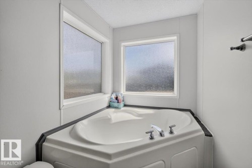 1073 Aspen Drive East, Leduc, AB - Indoor Photo Showing Other Room