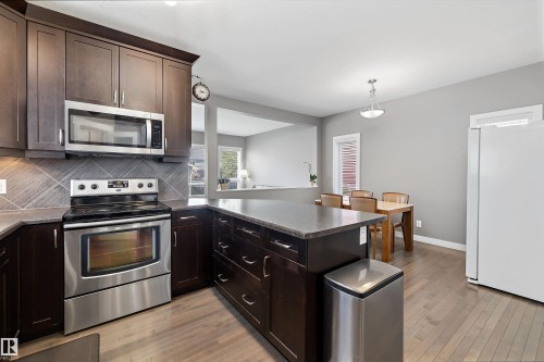 7212 23 Avenue, Edmonton, AB 