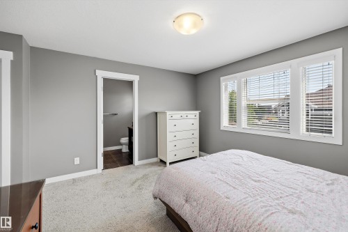 7212 23 Avenue, Edmonton, AB 