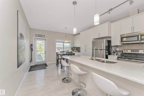 43 3710 Allan Drive, Edmonton, AB - Indoor Photo Showing Kitchen With Double Sink With Upgraded Kitchen