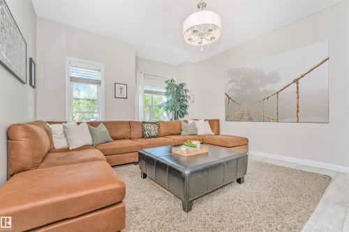 43 3710 Allan Drive, Edmonton, AB - Indoor Photo Showing Living Room