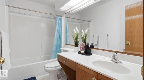 Bathroom - 1225 Kane Wynd, Edmonton, AB 