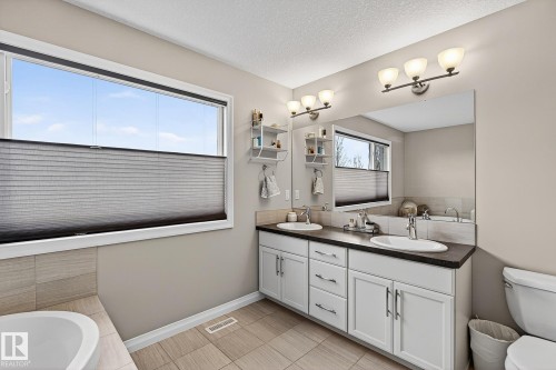 22131 95 Avenue, Edmonton, AB 
